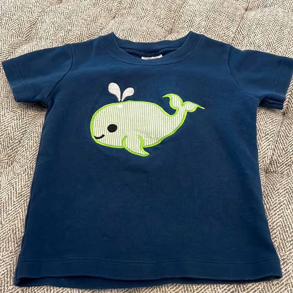 Boy’s cute whale t-shirt size 18 mths